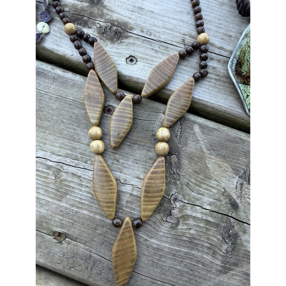 3 vintage Vacation Style necklaces - Picture 4 of 10